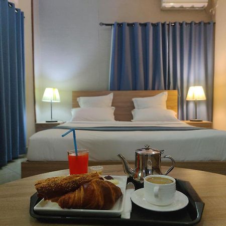 Downtown Hotel อันตานานารีโว ภายนอก รูปภาพ