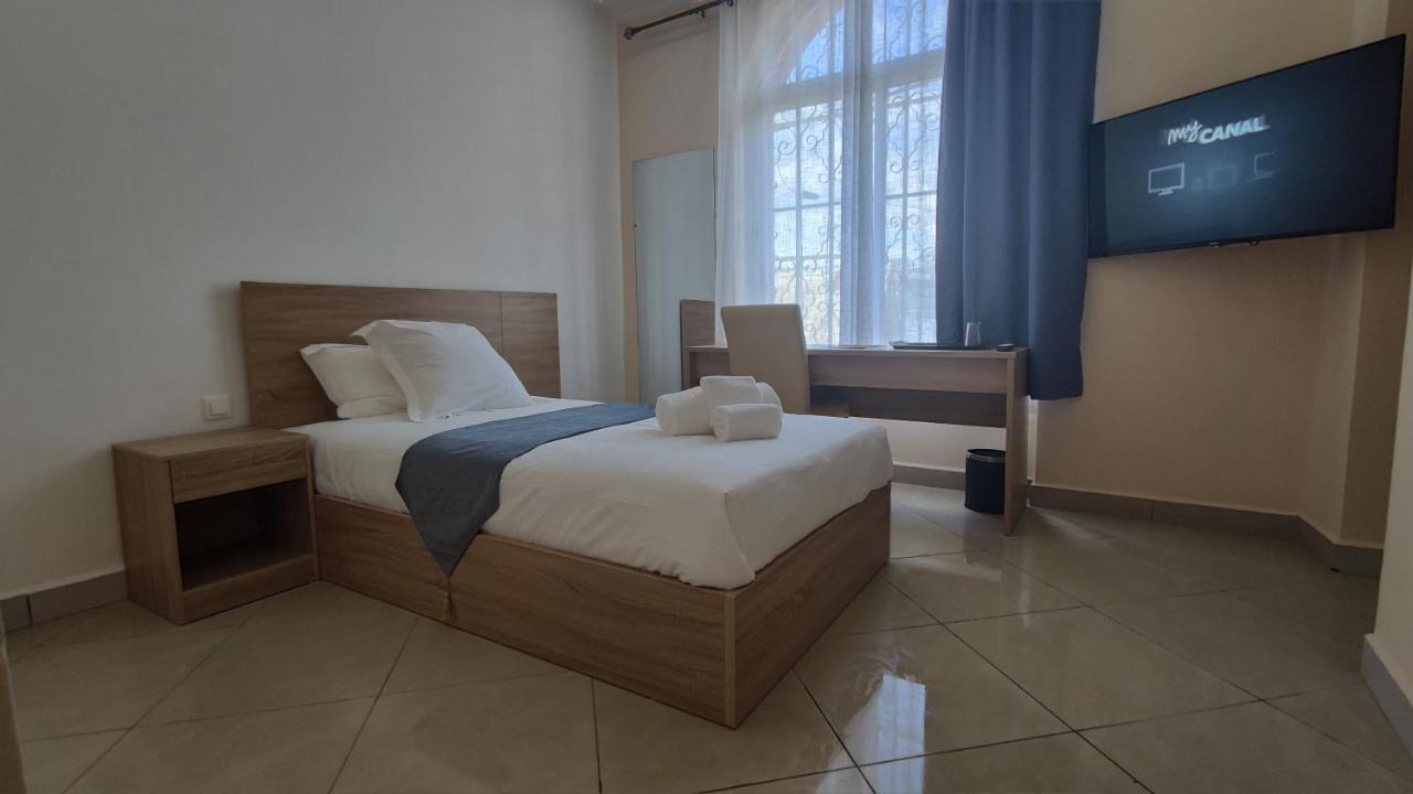 Downtown Hotel อันตานานารีโว ภายนอก รูปภาพ