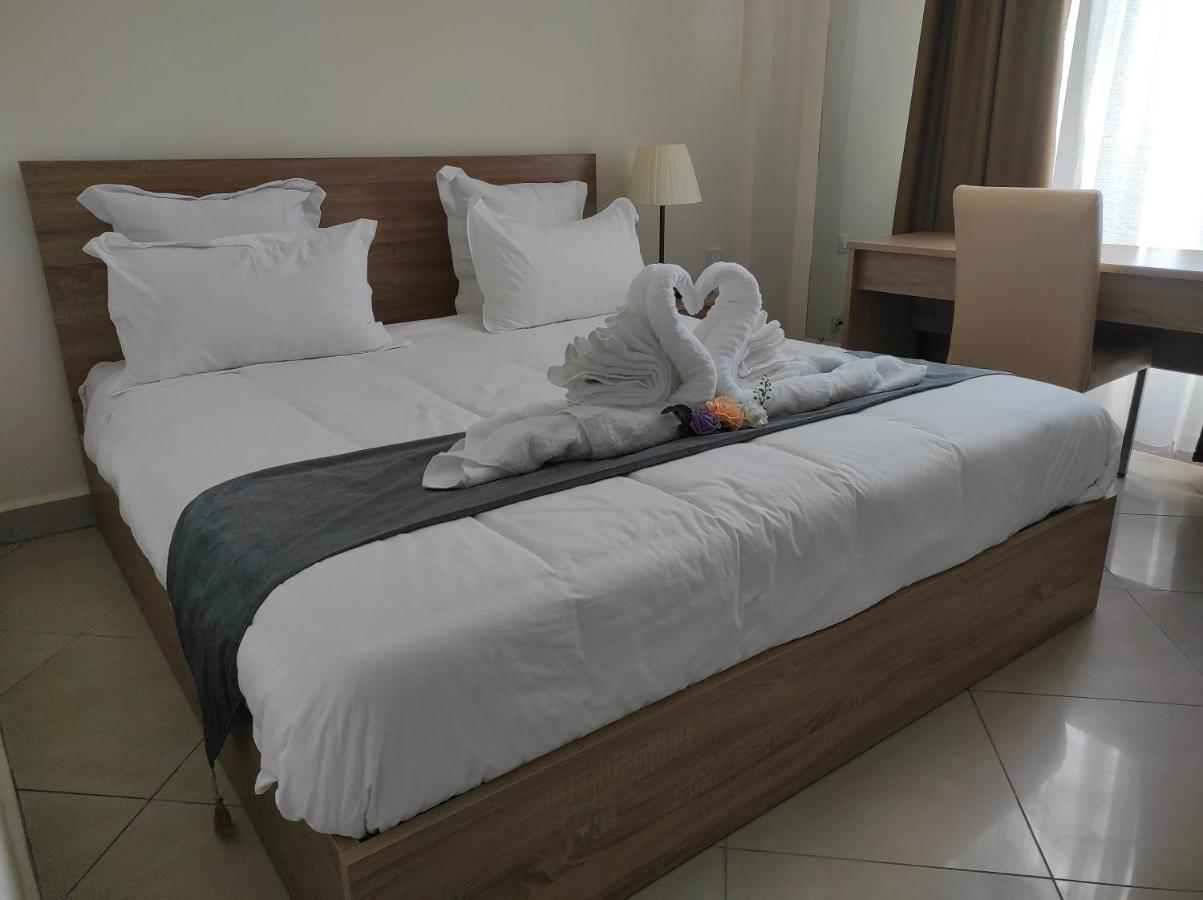 Downtown Hotel อันตานานารีโว ภายนอก รูปภาพ