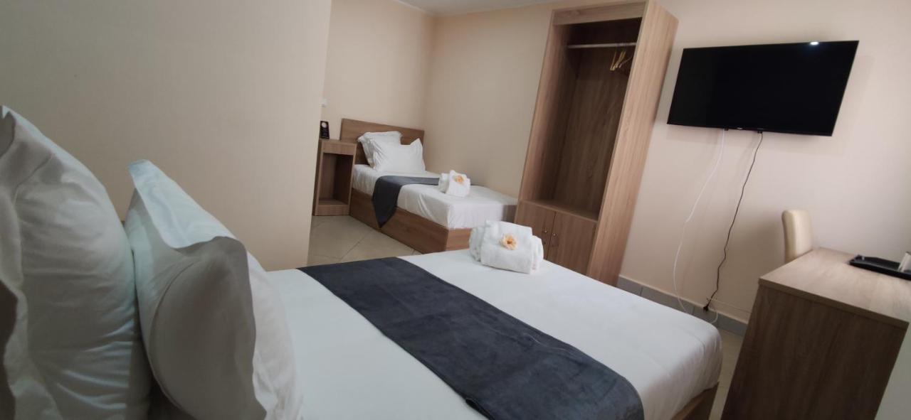 Downtown Hotel อันตานานารีโว ภายนอก รูปภาพ